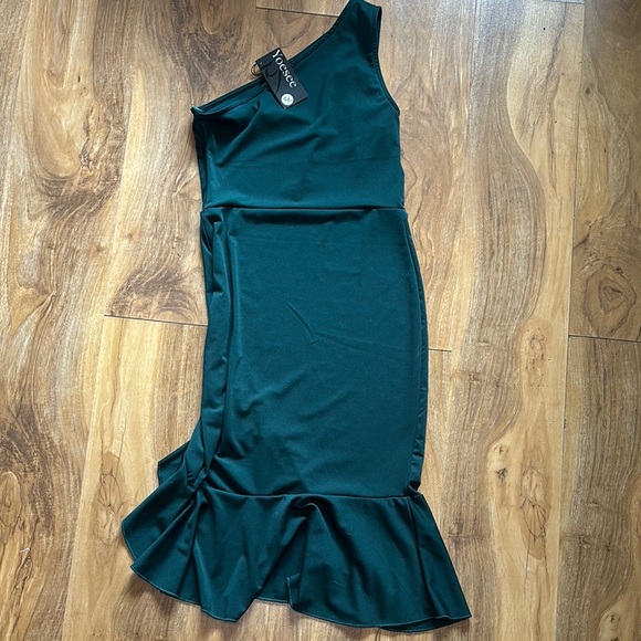 NWT-Green Asymmetrical Ruffled One-Shoulder Cocktail Dress - Picture 5 of 12